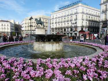 Tunis til Madrid ferge, buss, tog, fly billige billetter og priser