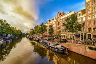 Nikosia til Amsterdam fly billige billetter og priser